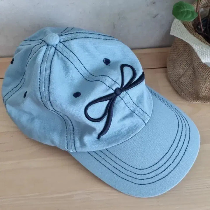 [BUNJANG] Blue Denim Cap with Ribbon Embroidery / 리본 자수 포인트 블루 캡모자