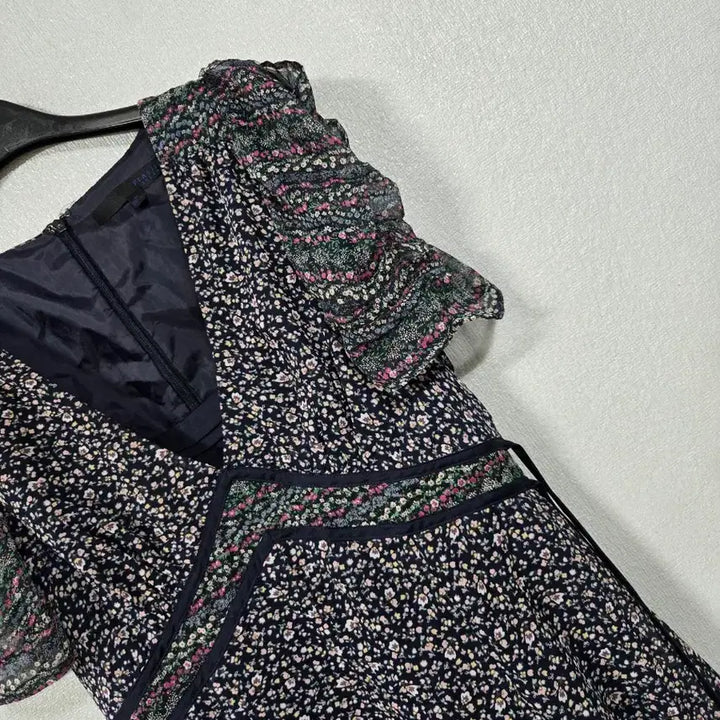 [BUNJANG] Plastic Island Floral Print Chiffon Mini Dress / 플라스틱아일랜드 잔꽃가라 쉬폰원피스 44