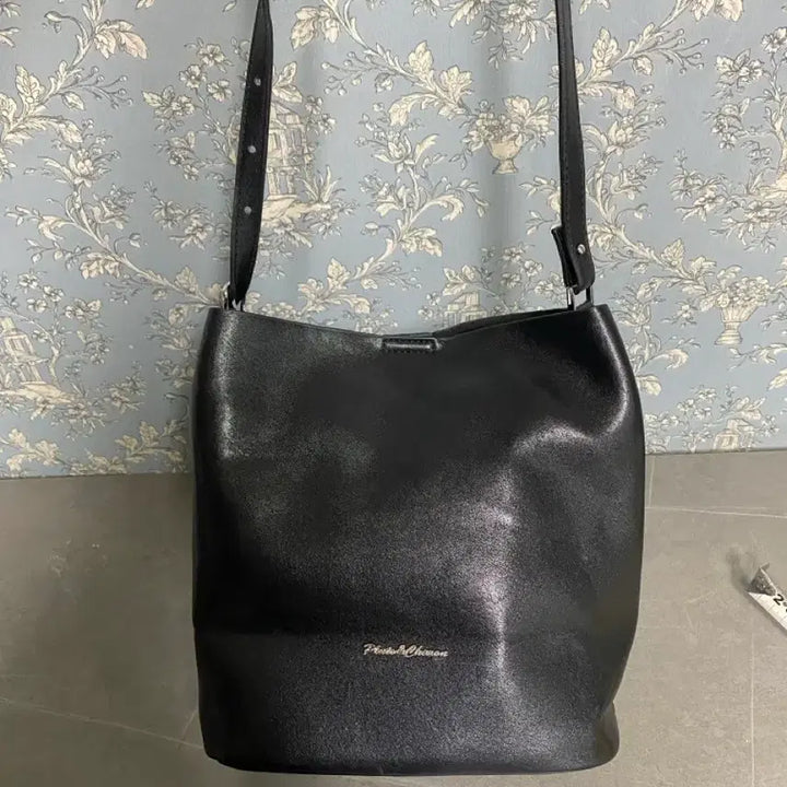 [BUNJANG] Lightweight Crossbody Bag / 초경량 크로스백