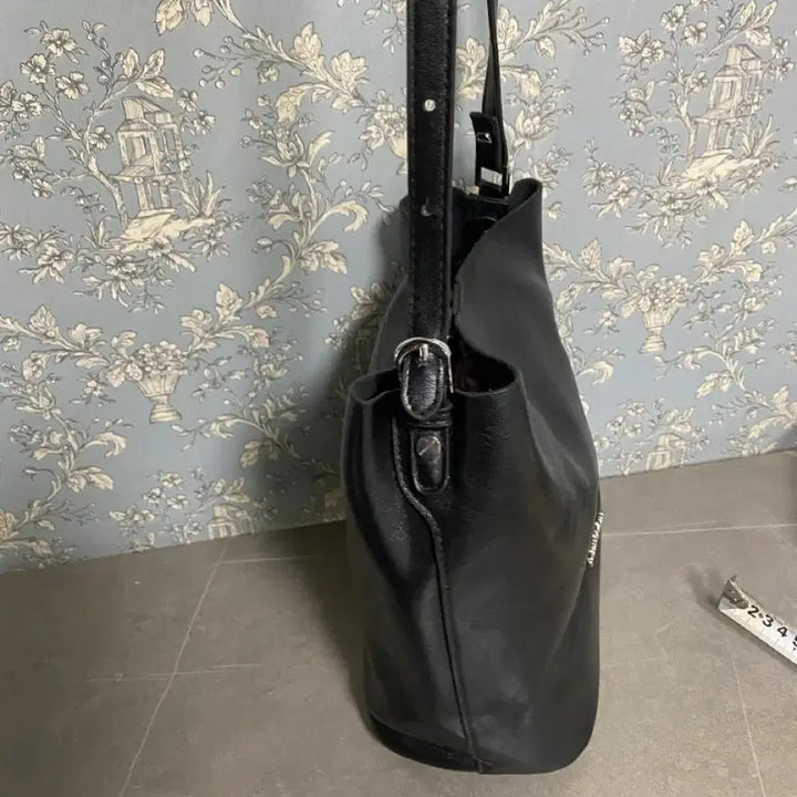 [BUNJANG] Lightweight Crossbody Bag / 초경량 크로스백