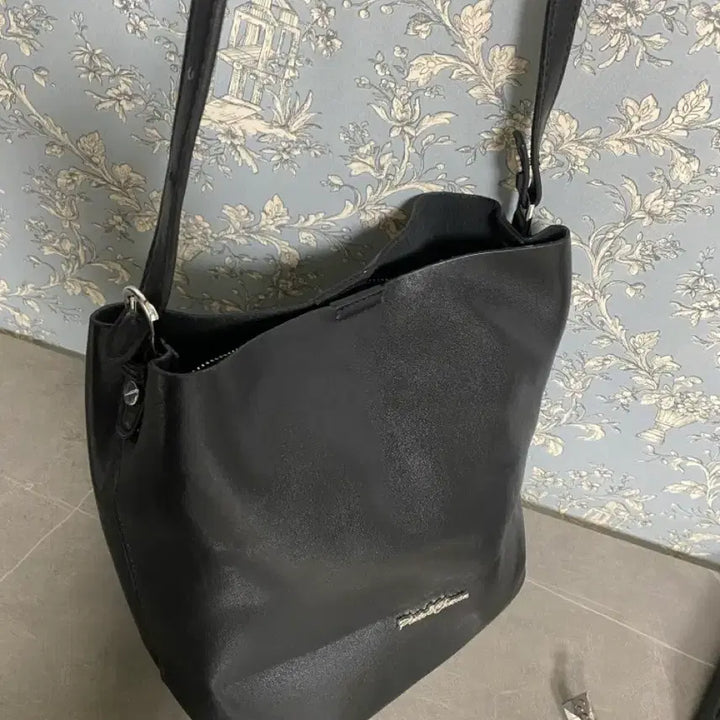 [BUNJANG] Lightweight Crossbody Bag / 초경량 크로스백