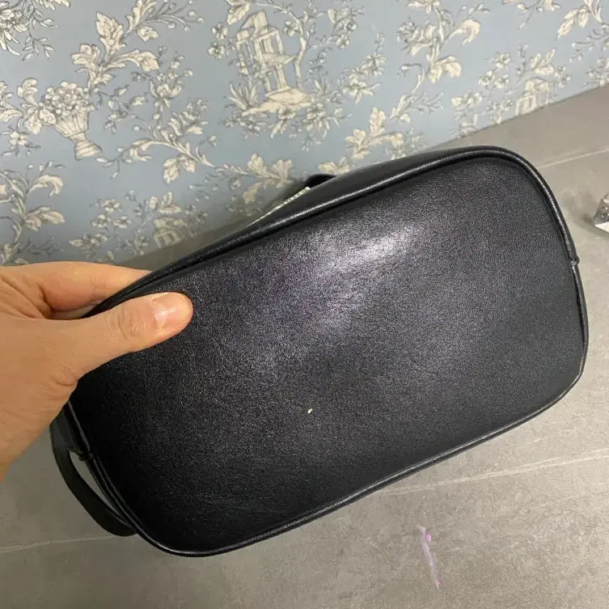 [BUNJANG] Lightweight Crossbody Bag / 초경량 크로스백