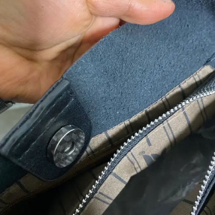 [BUNJANG] Lightweight Crossbody Bag / 초경량 크로스백