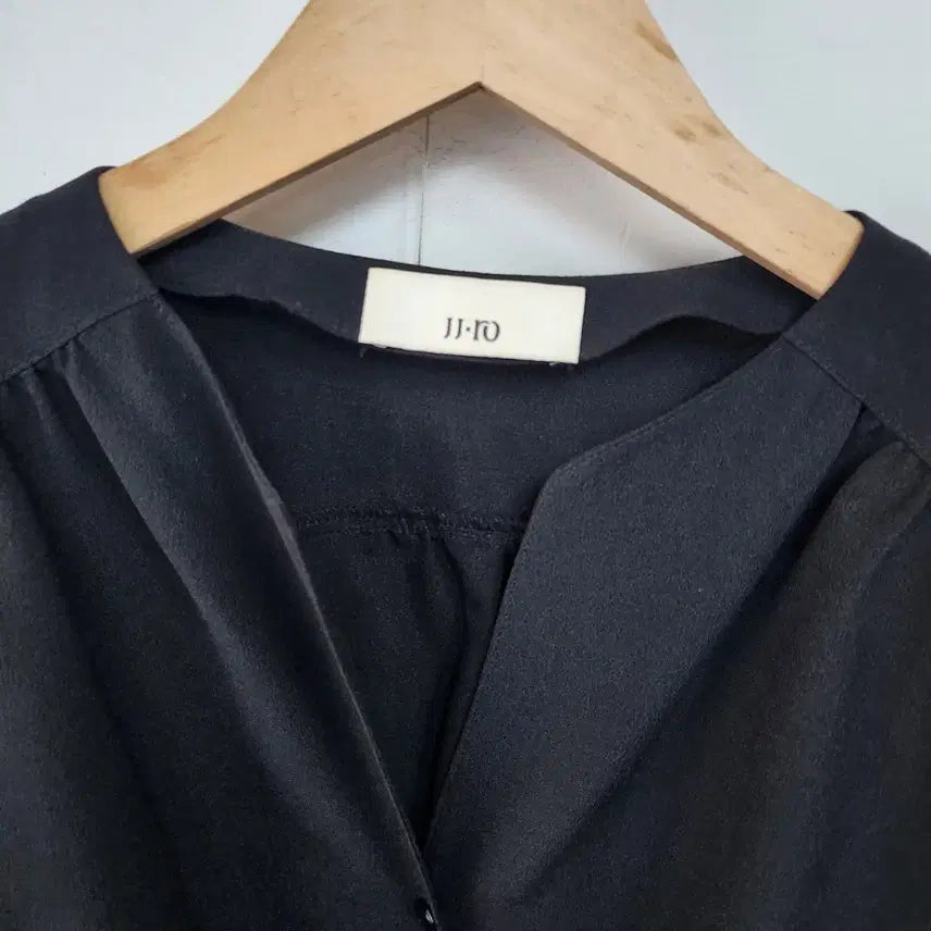 [BUNJANG] JJ RO Black Shirt Blouse / JJ RO 블랙 셔츠형 블라우스