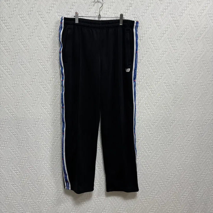 [BUNJANG] New Balance Side Logo Line Training Pants XL / 아247 뉴발란스 사이드 로고 라인 트레이닝 팬츠 XL