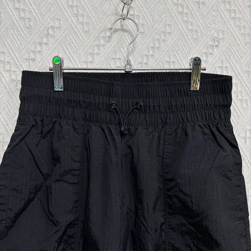 [BUNJANG] Nike City Utility High-Waisted Woven Pants M / 아249 나이키 시티 유틸리티 하이웨스트 우븐 팬츠 M