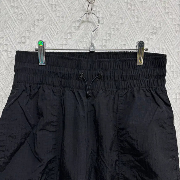 [BUNJANG] Nike City Utility High-Waisted Woven Pants M / 아249 나이키 시티 유틸리티 하이웨스트 우븐 팬츠 M