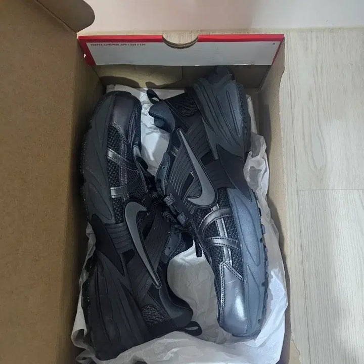 [BUNJANG] Nike V2K Run Black Anthracite Sneakers / 정품 급처 나이키 V2K 런 블랙 앤트러사이트305(295부터 가능)
