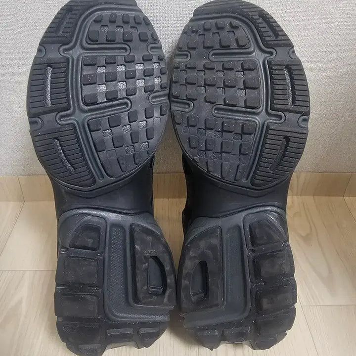 [BUNJANG] Nike V2K Run Black Anthracite Sneakers / 정품 급처 나이키 V2K 런 블랙 앤트러사이트305(295부터 가능)