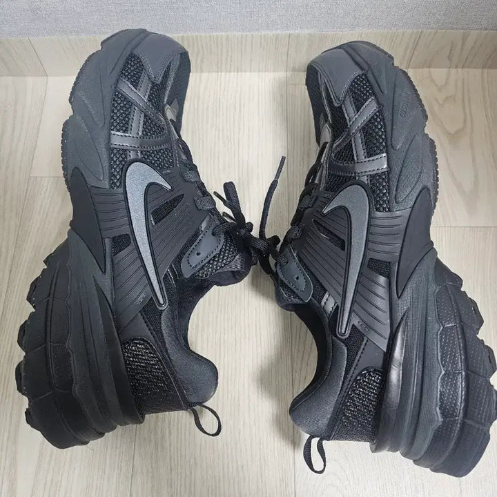 [BUNJANG] Nike V2K Run Black Anthracite Sneakers / 정품 급처 나이키 V2K 런 블랙 앤트러사이트305(295부터 가능)