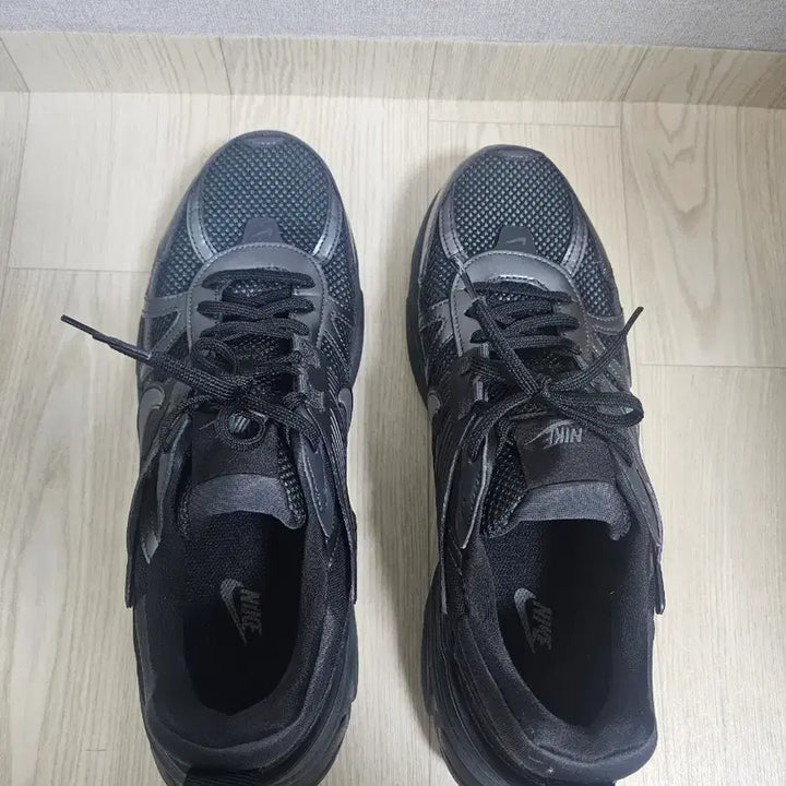 [BUNJANG] Nike V2K Run Black Anthracite Sneakers / 정품 급처 나이키 V2K 런 블랙 앤트러사이트305(295부터 가능)