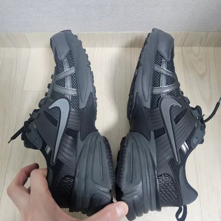[BUNJANG] Nike V2K Run Black Anthracite Sneakers / 정품 급처 나이키 V2K 런 블랙 앤트러사이트305(295부터 가능)