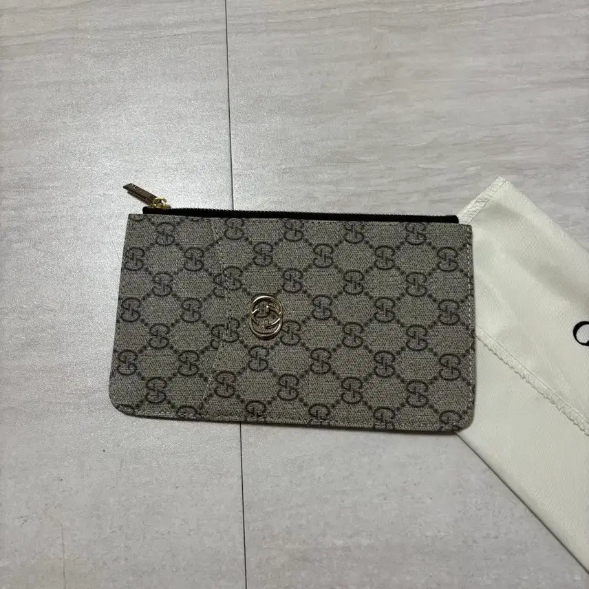 [BUNJANG] Gucci GG Supreme Card Wallet / 구찌 GG 수프림 카드지갑 + 더스트백