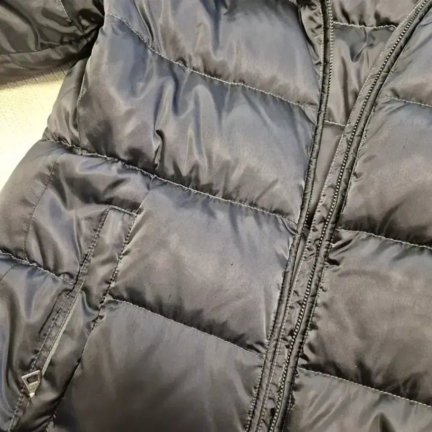 [BUNJANG] Prada Padded Jacket with Detachable Fox Fur Collar / 프라다 패딩 폭스퍼카라 탈부착