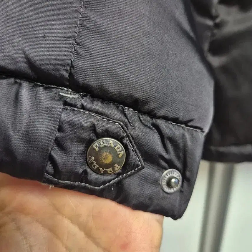 [BUNJANG] Prada Padded Jacket with Detachable Fox Fur Collar / 프라다 패딩 폭스퍼카라 탈부착