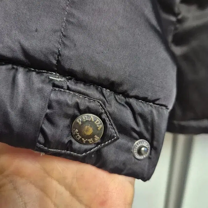 [BUNJANG] Prada Padded Jacket with Detachable Fox Fur Collar / 프라다 패딩 폭스퍼카라 탈부착