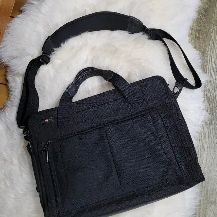 [SOLD OUT] 빅토리녹스 블랙 서류가방 확장형