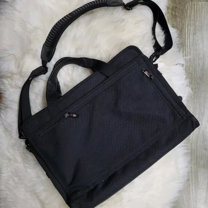 [SOLD OUT] 빅토리녹스 블랙 서류가방 확장형
