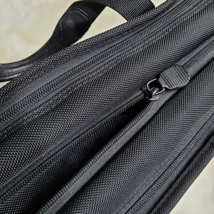 [SOLD OUT] 빅토리녹스 블랙 서류가방 확장형