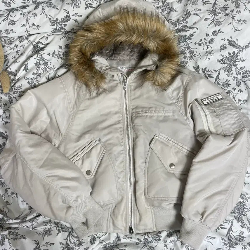 [BUNJANG] The Museum Visitor Fur Hooded Jacket / 더뮤지엄비지터 퍼 후드 자켓 패딩