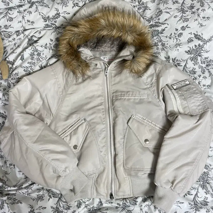 [BUNJANG] The Museum Visitor Fur Hooded Jacket / 더뮤지엄비지터 퍼 후드 자켓 패딩