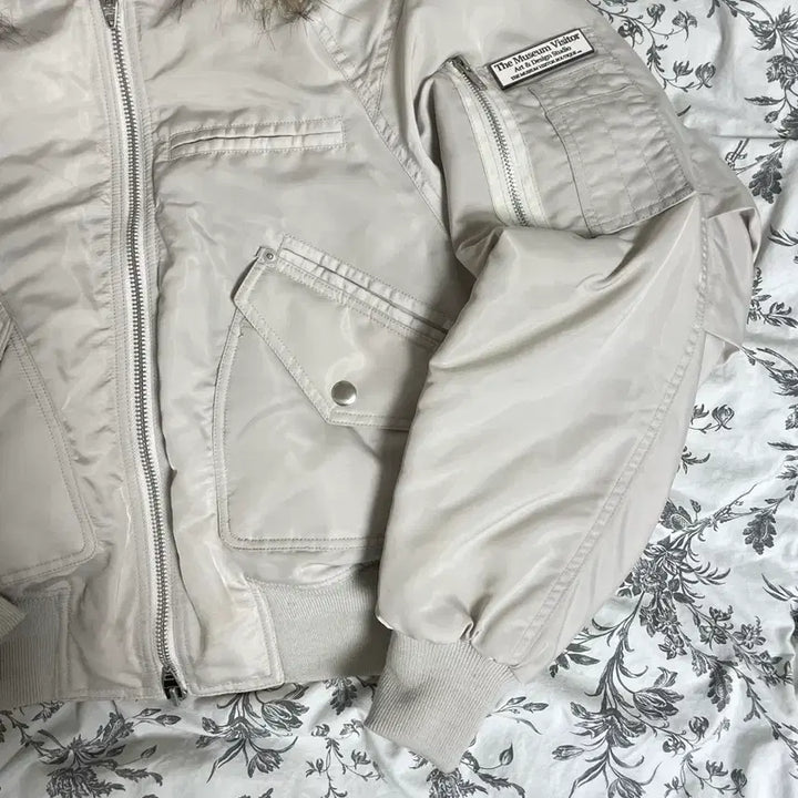 [BUNJANG] The Museum Visitor Fur Hooded Jacket / 더뮤지엄비지터 퍼 후드 자켓 패딩