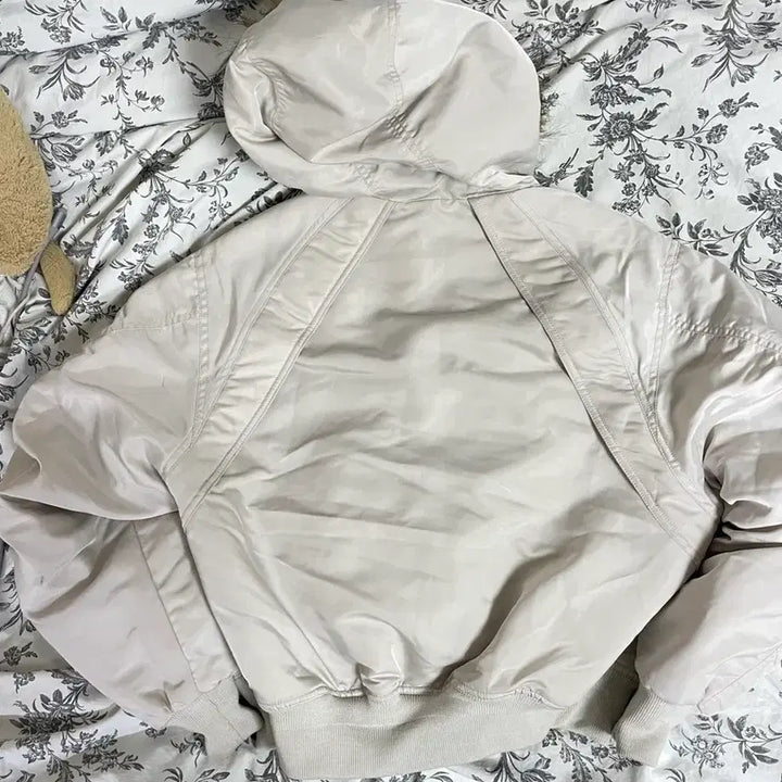 [BUNJANG] The Museum Visitor Fur Hooded Jacket / 더뮤지엄비지터 퍼 후드 자켓 패딩