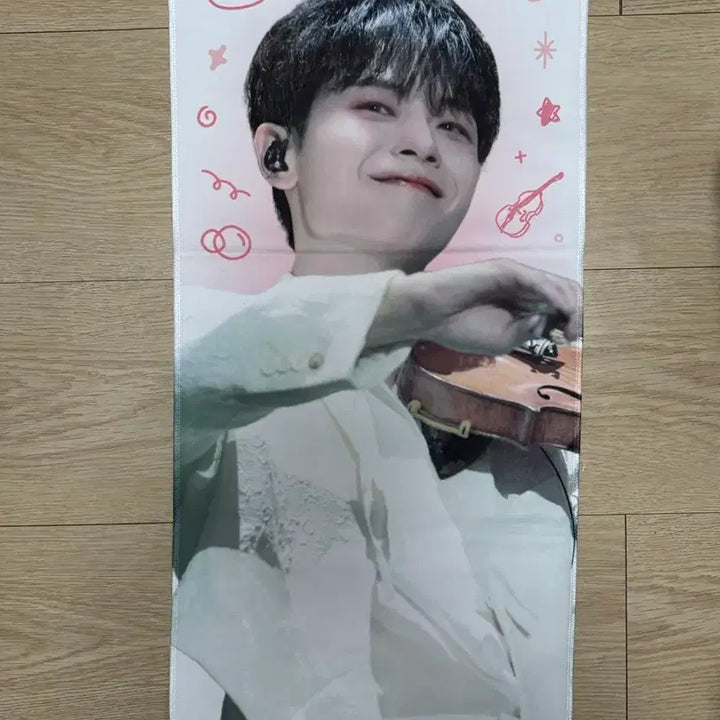 [BUNJANG] Lucy Shin Yechan Slogan / lucy 루시 신예찬 슬로건