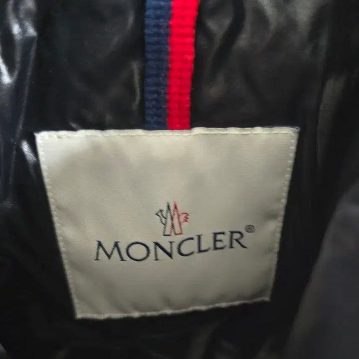 [BUNJANG] Moncler Logo Padded Vest (Size 3) / 몽클레어 로고 패딩 조끼 3사이즈 100 판매