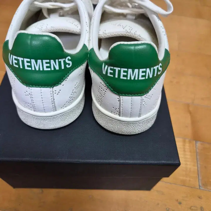 [BUNJANG] VETEMENTS Sneakers / VETEMENRS  스니커즈