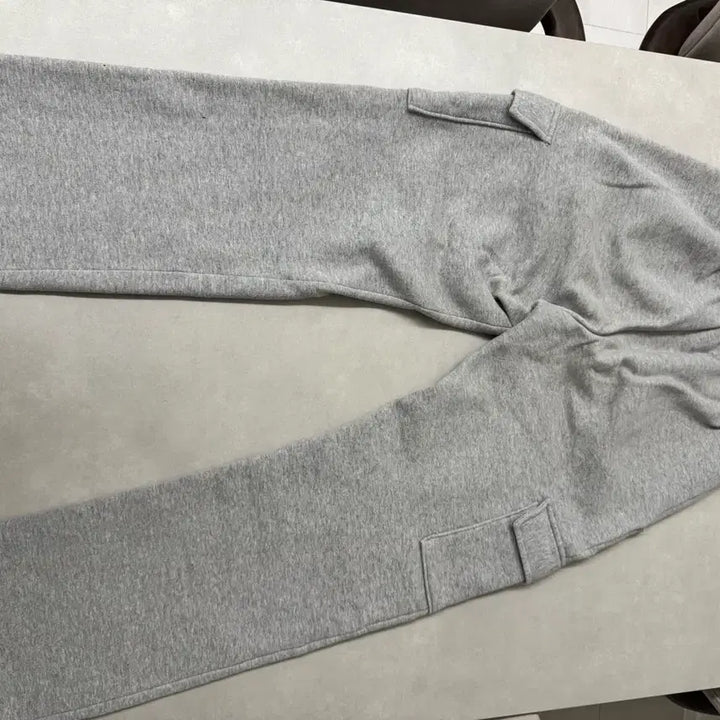 [SOLD OUT] 회색 카고 트레이닝 바지 L사이즈 핏예술
