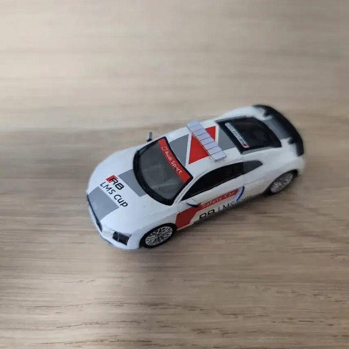 [BUNJANG] Tarmac Works Audi R8 LMS Safety Car 1:64 Scale Diecast Model / 1:64 타막웍스 아우디 R8 LMS 세이프티카 다이캐스트