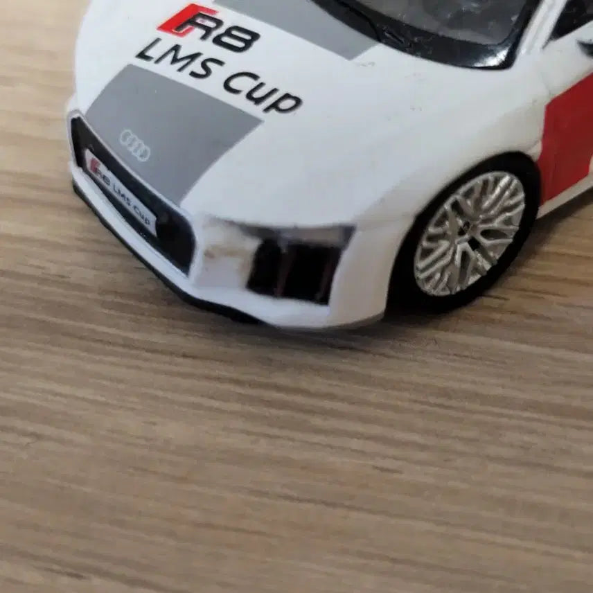 [BUNJANG] Tarmac Works Audi R8 LMS Safety Car 1:64 Scale Diecast Model / 1:64 타막웍스 아우디 R8 LMS 세이프티카 다이캐스트