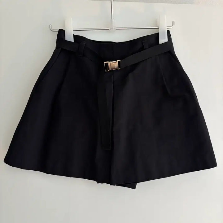 [SOLD OUT] 듀엘 벨티드 맞주름 큐롯팬츠(새상품)