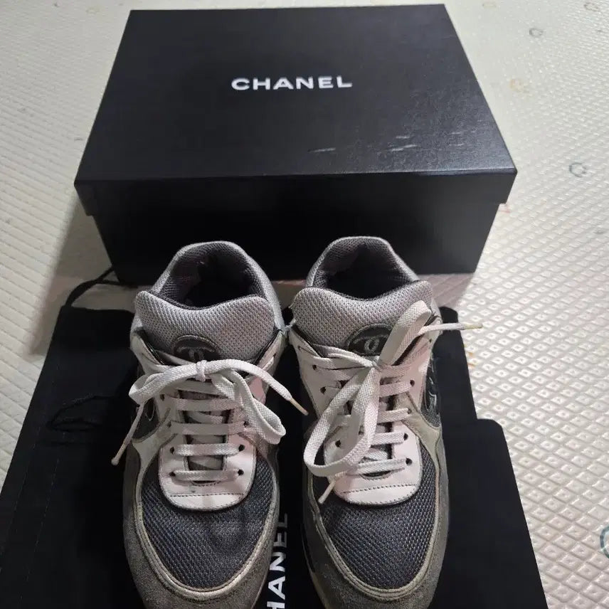 [BUNJANG] Chanel Sneakers 235 - Silver/White/Black / 샤넬 정품 운동화 235 사이즈