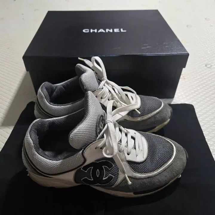 [BUNJANG] Chanel Sneakers 235 - Silver/White/Black / 샤넬 정품 운동화 235 사이즈