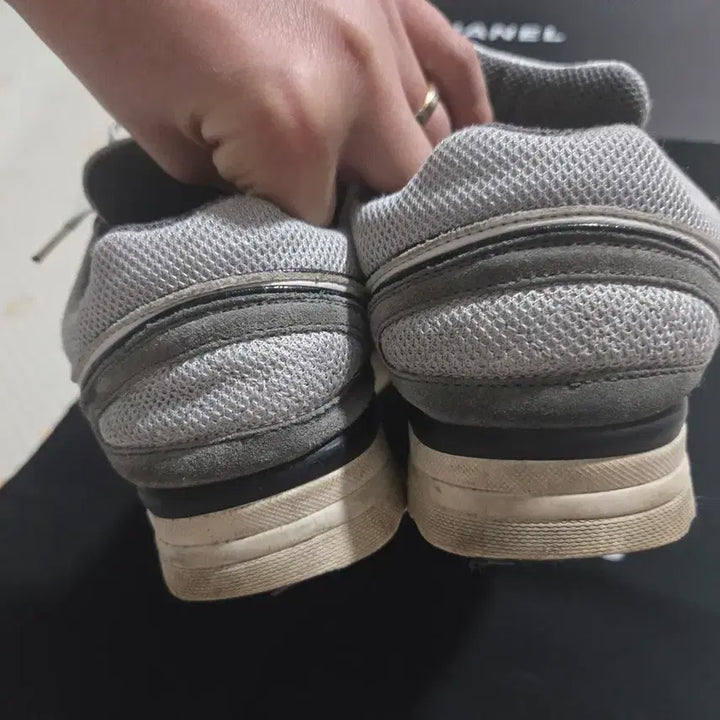 [BUNJANG] Chanel Sneakers 235 - Silver/White/Black / 샤넬 정품 운동화 235 사이즈