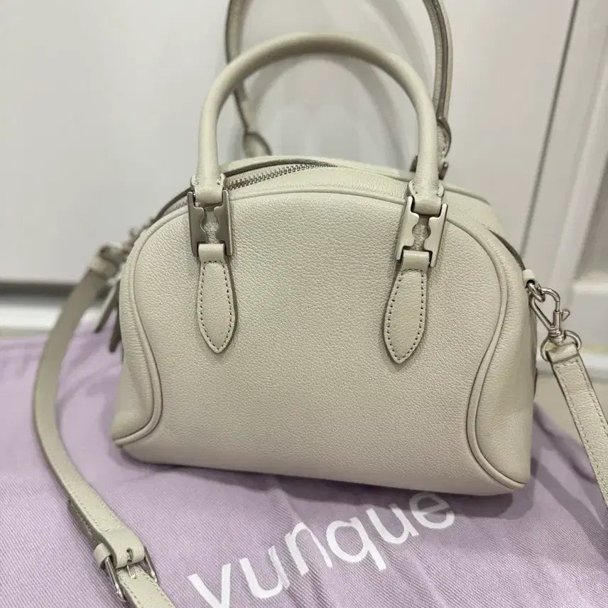 [BUNJANG] Vunque Half Moon Debut Tote Small Bag / 분크 하프문 데뷔 토트 스몰