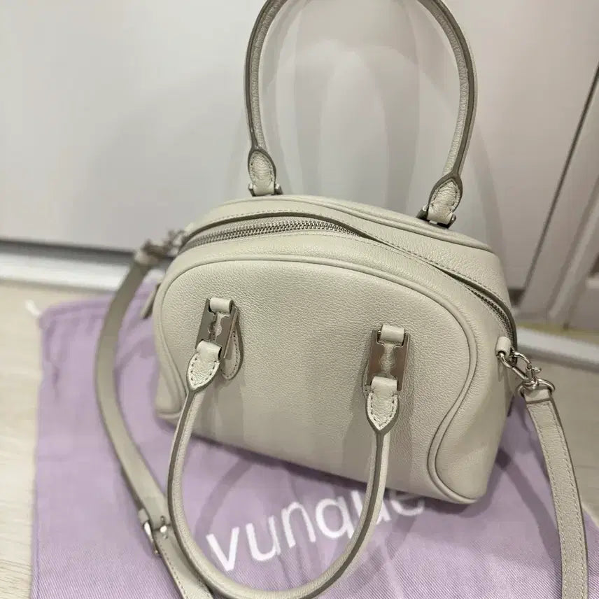 [BUNJANG] Vunque Half Moon Debut Tote Small Bag / 분크 하프문 데뷔 토트 스몰