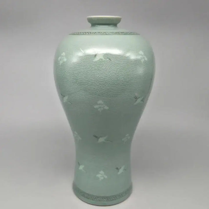 [BUNJANG] Master Ji Chang-geun Celadon Black and White Sanggam Crane Vase with Box / 명장 지천 지창근 청자 흑백상감 운학문 매병 박스있음
