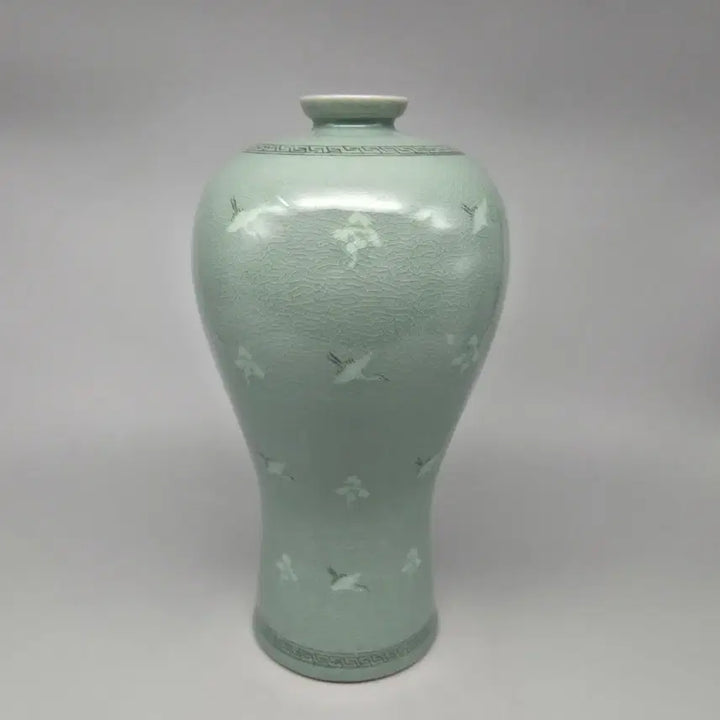 [BUNJANG] Master Ji Chang-geun Celadon Black and White Sanggam Crane Vase with Box / 명장 지천 지창근 청자 흑백상감 운학문 매병 박스있음