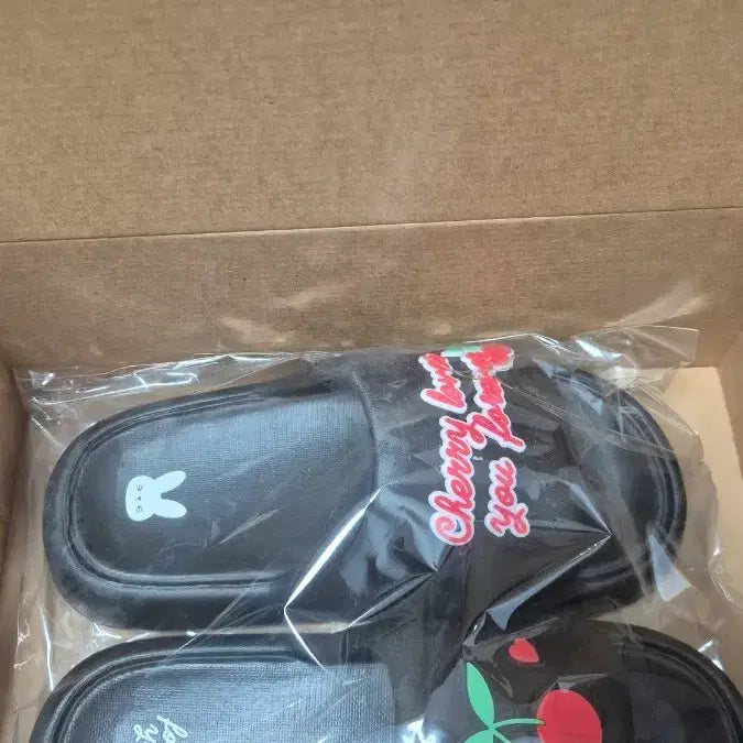 [BUNJANG] IVE Wonyoung Slippers M Size / IVE 원영 슬리퍼 M사이즈 새상품