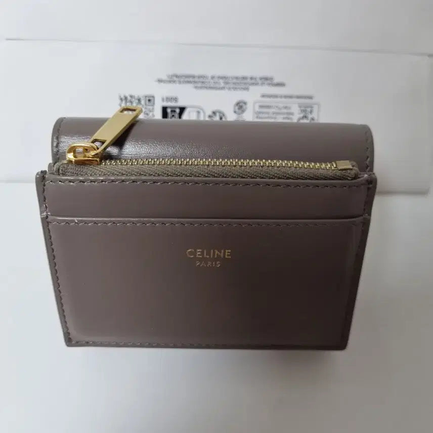 [BUNJANG] Celine Triomphe Compact Coin Wallet - Pebble / 셀린느 트리옹프 동전 컴팩트 지갑페블(Pebble) 색상 판매합니다.
