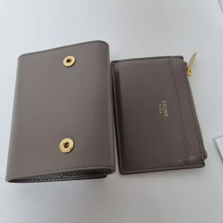 [BUNJANG] Celine Triomphe Compact Coin Wallet - Pebble / 셀린느 트리옹프 동전 컴팩트 지갑페블(Pebble) 색상 판매합니다.