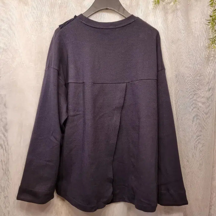 [BUNJANG] Thursday Island S Neck Pleated Long Sleeve T-shirt / 새옷 S 네크 주름패치 뒤트임 긴팔 티셔츠 써스데이아일랜드