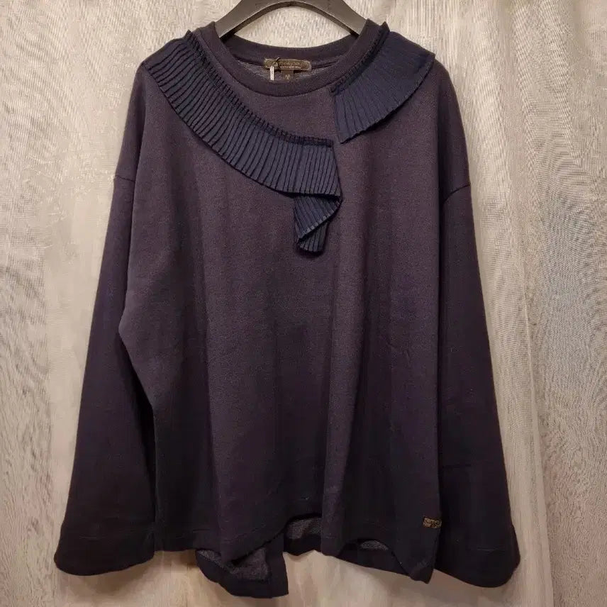 [BUNJANG] Thursday Island S Neck Pleated Long Sleeve T-shirt / 새옷 S 네크 주름패치 뒤트임 긴팔 티셔츠 써스데이아일랜드