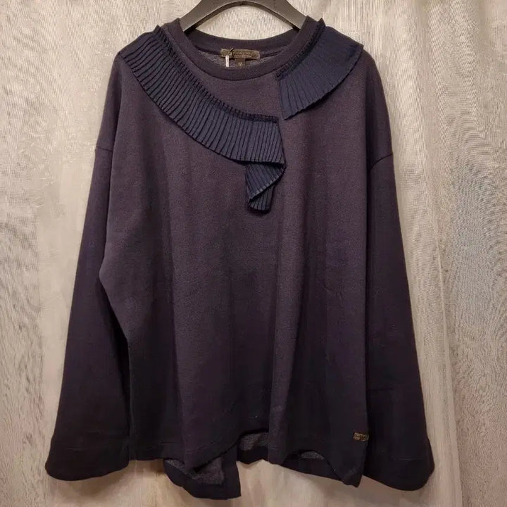 [BUNJANG] Thursday Island S Neck Pleated Long Sleeve T-shirt / 새옷 S 네크 주름패치 뒤트임 긴팔 티셔츠 써스데이아일랜드