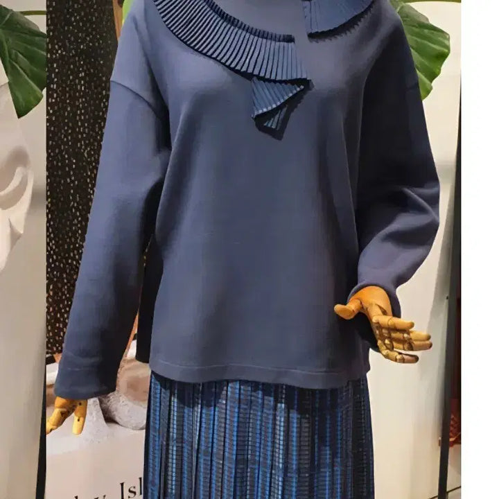 [BUNJANG] Thursday Island S Neck Pleated Long Sleeve T-shirt / 새옷 S 네크 주름패치 뒤트임 긴팔 티셔츠 써스데이아일랜드