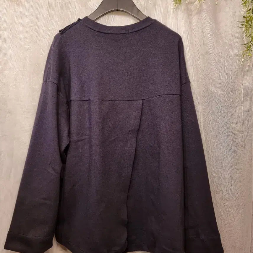 [BUNJANG] Thursday Island S Neck Pleated Long Sleeve T-shirt / 새옷 S 네크 주름패치 뒤트임 긴팔 티셔츠 써스데이아일랜드