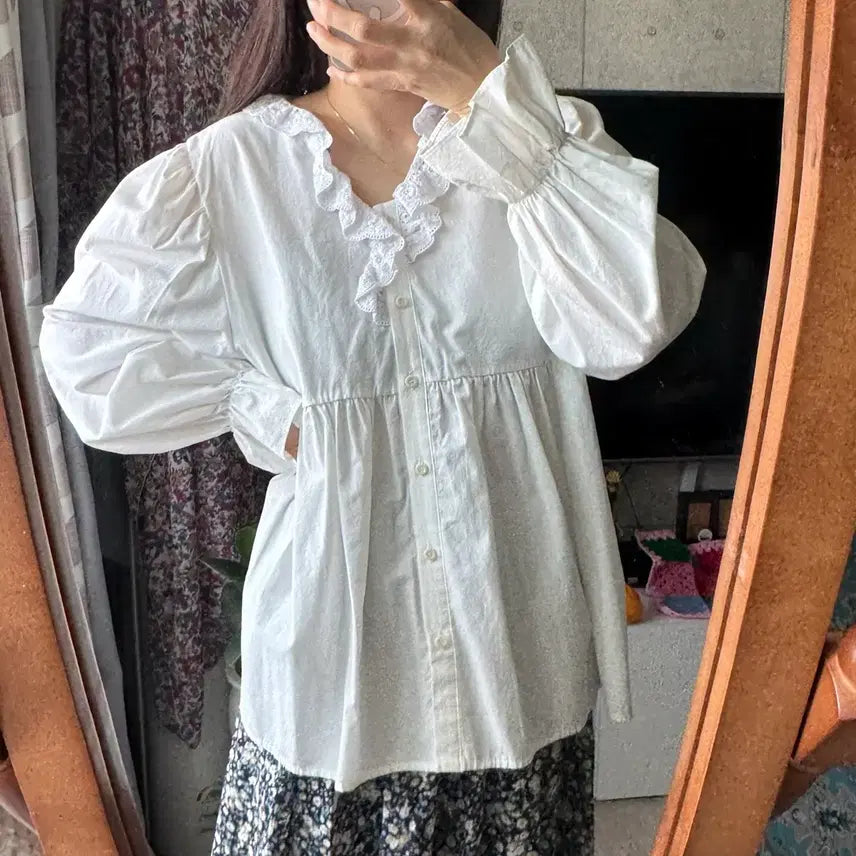 [BUNJANG] White Lace Lovely Blouse / 화이트 레이스 러블리 블라우스